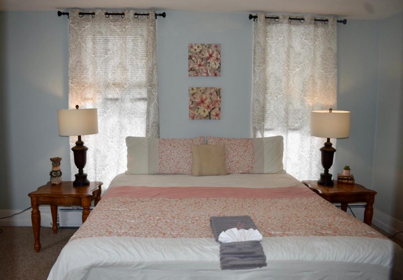 Cozy 2Nd Story Flat Near Downtown Apartment Adrian Ngoại thất bức ảnh